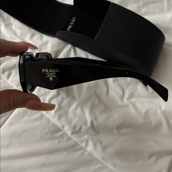 Prada Black Sunglasses - Picture 4 of 4